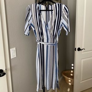 En Focus wrap dress striped size 8